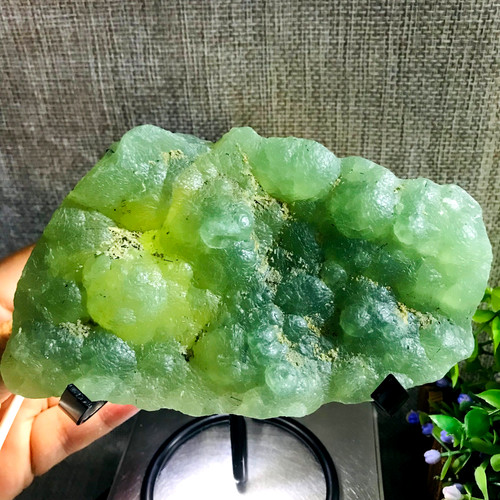 675g natural green chalcedony - natural,